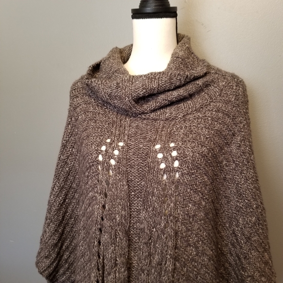 Putortì chunky knit brown poncho ONE SIZE - Picture 2 of 8